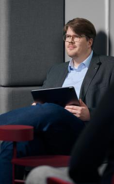 vertikales Portait von Johannes Hagenberg